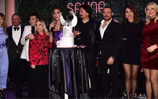 Modacı Pınar Kerimoğlu yeni yaşını sevdikleriyle kutladı! Parti ünlü akınına uğradı