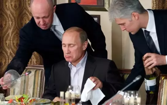 İngiliz basını Putin'in 24 saatini yazdı: Her yemek öncesi zehir testi yapılıyor, sabit telefon kullanıyor