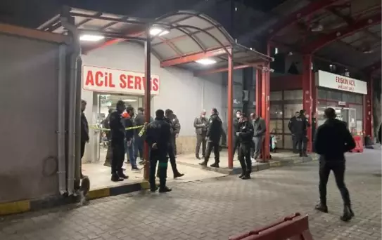 OĞUL, SOKAKTA TARTIŞTIKLARI HUSUMETLİLERİNİ TABANCAYLA VURDU 1 ÖLÜ, 1 YARALI