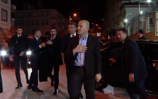 İçişleri Bakanı Soylu, ilk sahurunu polis ve bekçilerle yaptı