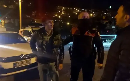 Annesinin yalvarışı işe yaramadı! Ehliyetsiz sürücüye 11 bin lira ceza kesildi