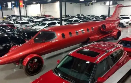 Sahibinden satılık jet motorlu limuzin: Fiyatı dudak uçuklatıyor!