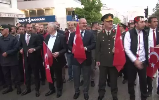 Elazığ'da fener alayı yürüyüşü düzenlendi