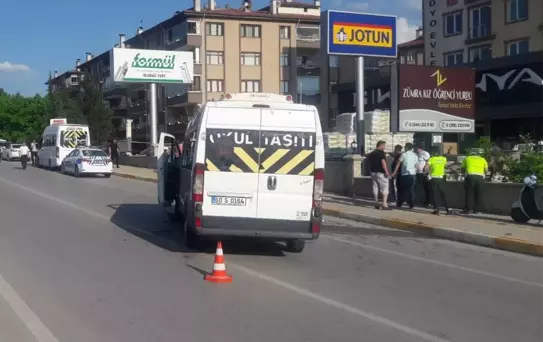 TOKAT'TA 3 ARACIN KARIŞTIĞI ZİNCİRLEME KAZADA 7 İŞÇİ YARALANDI