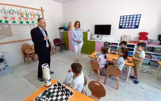 Dr. Yılmaz'a miniklerden sevgi seli