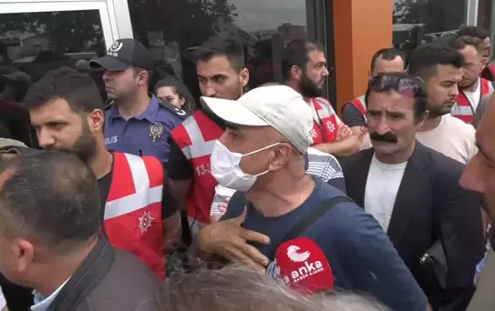 Beyoğlu Fetihtepe'de 'Zoraki' Kentsel Dönüşüm: Yurttaşların Elektrik ve Suları Çevik Kuvvet Zoruyla Kesildi