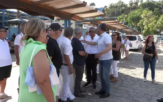 Yelkenlileriyle Dünya Turuna Çıkan Çifti Muratpaşa Belediye Başkanı Ümit Uysal Yolcu Etti