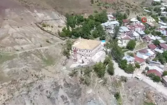 Tarihi Maden Hükümet Konağının restorasyon çalışmaları devam ediyor