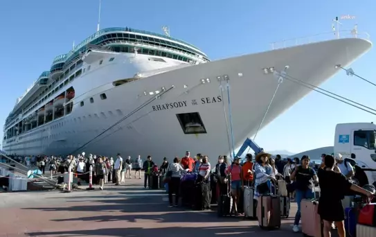 Kuşadası kurvaziyerde özlenen günlerine dönüyor