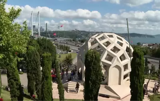 Son Dakika | (DRONE) 15 Temmuz Şehitler Makamı'nda ziyaretçi yoğunluğu