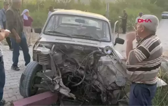 TRENİN ÇARPTIĞI OTOMOBİL HURDAYA DÖNDÜ; KARI- KOCA KAZADAN YARA ALMADI