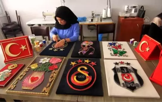 Özalp'ta kadınlar çivi ve teli sanata dönüştürüyor