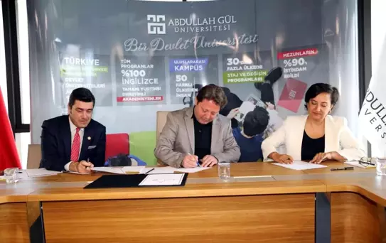 AGÜ, İl Göç İdaresi ve SGDD-ASAM ile İş Birliği Protokolü