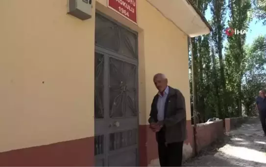 Bu okula girenler zaman yolculuğuna çıkıyor