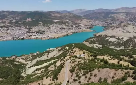 Tunceli'deki Kavun Tepesi yamaç paraşütü tutkunlarını cezbediyor