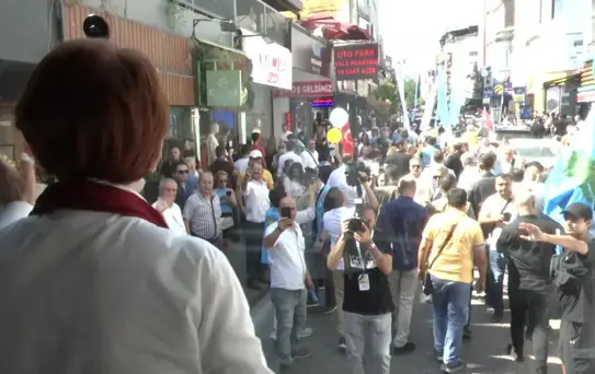 Meral Akşener'e Beşiktaş Forması Hediye Edildi