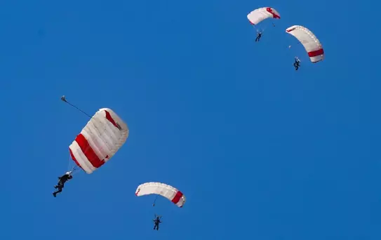İzmir'de düzenlenen 48. Türkiye Paraşüt Şampiyonası tamamlandı