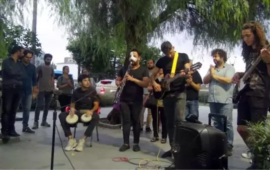 Son dakika haber... HATAYLI MÜZİSYENLER MESLEKTAŞLARINA YAPILAN SALDIRILARI PROTESTO ETTİ