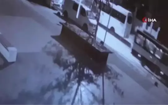 Eczacı kadın, içinde 80 bin TL olan çantasını parkta unuttu