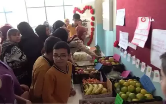 Öğrenciler 'Dürüstlük Manavı' ile güvenilir olmayı öğreniyor