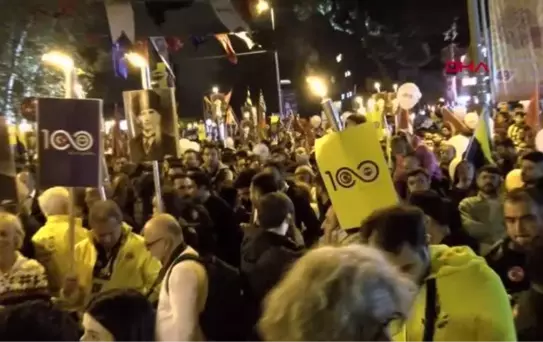 SPOR Fenerbahçe camiası, Cumhuriyet'in 99'uncu yılı için yürüdü