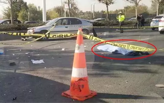 Arızalanan otomobilin talihsiz sürücüsü, kamyonetin çarpmasıyla hayatını kaybetti