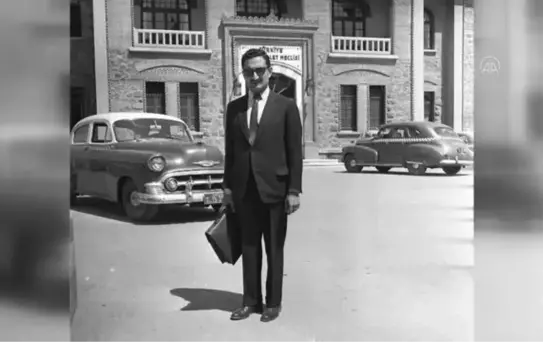 (ARŞİV) ANKARA - Eski başbakanlardan Bülent Ecevit'in vefatının üzerinden 16 yıl geçti