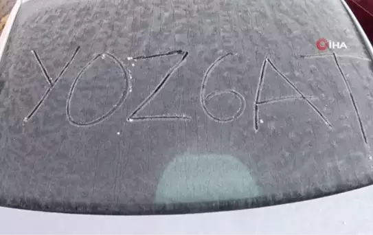 Hava sıcaklıkları eksilere düştü, araç camları buz tuttu