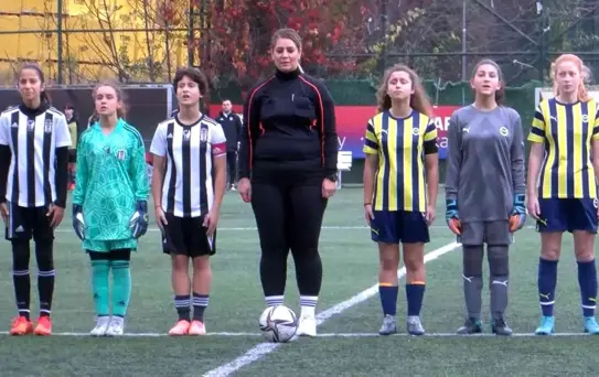 Maltepe'de kadın yönelik şiddete 'BJK-FB Farkındalık Maçı' ile dikkat çekildi