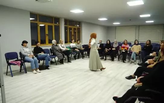 Edremit Belediyesi'nden Bibliyoterapi Seansı