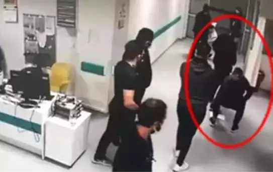 Doktorun iftira attığı uzman çavuşu hastane çıkışı protesto etmişlerdi! O sağlık çalışanlarına ceza üstüne ceza yağdı
