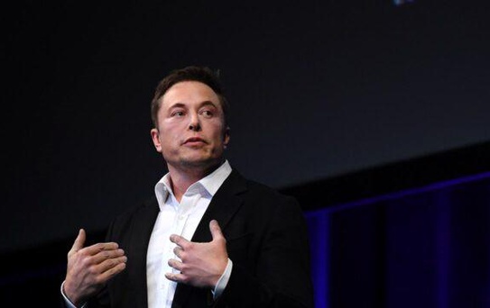 Elon Musk geri adım attı!