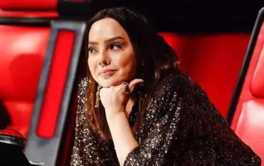 Ebru Gündeş kimdir? O Ses Türkiye Yılbaşı Ebru Gündeş kaç yaşında?