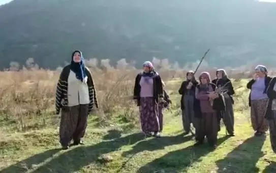 Çambükü Köyü Kadınları, 2022'nin Son Gününde Toprakları İçin 'Hak Hukuk Adalet' Diye Yürüdü, Amasya Valisine 'Hatadan Dönün' Çağırısı Yaptı