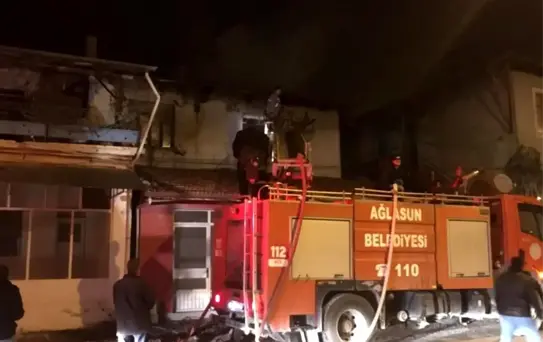 Ağlasun'da evde çıkan yangın korkuttu