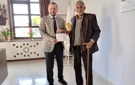 İhtiyaçları için biriktirdiği 20 bin TL'yi depremzedelere bağışladı