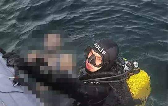 Alabora olan teknede kaybolan balıkçı için yeniden arama çalışması başlatıldı (2)