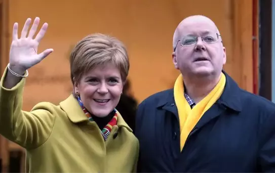 Eski İskoçya Başbakanı Nicola Sturgeon'ın eşi gözaltına alındı, İskoç Ulusal Partisi'nin mali işleri hakkında sorgulanıyor