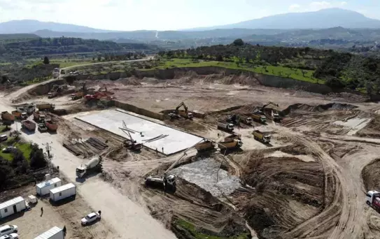 Defne Devlet Hastanesi'nde çalışmalar hızla sürüyor