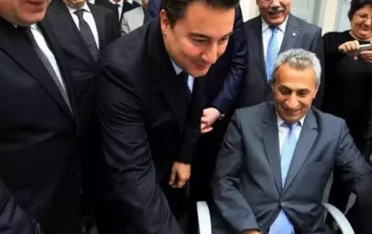 Ali Babacan'dan Erdoğan'a Esprili Yanıt: 'Merhaba Ben Bebecan, Ali Bebecan'