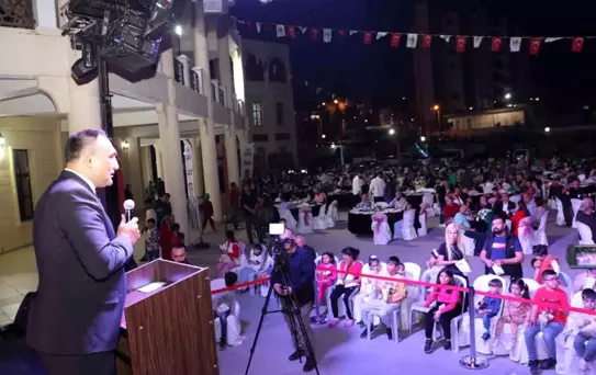 Toroslar Belediye Başkanı Atsız Afşın Yılmaz, personeliyle iftar programında buluştu