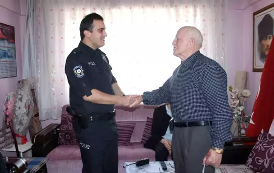 Orhangazi Emniyet Müdürlüğü, Şehit Ailelerini Ziyaret Ederek Bayramlarını Kutladı