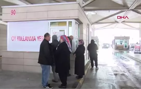 Kapıkule Sınır Kapısında oy kullanma işlemleri devam ediyor