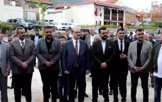 Kırkağaç Karaosmanzade Camii yeniden ibadete açıldı