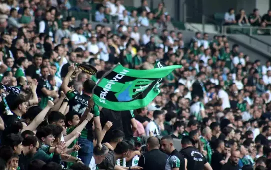 Kocaelispor, GMG Kastamonuspor'u 2-1 mağlup ederek şampiyonluğunu ilan etti