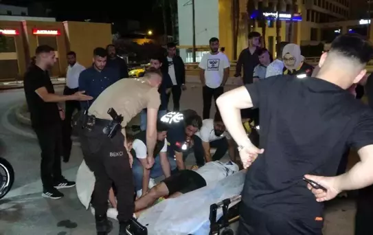 Adana'da Bisikletli Kişi Otomobilin Çarpması Sonucu Ağır Yaralandı