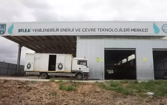 Ankara Büyükşehir Belediyesi Park ve Bahçelerden Toplanan Atık Çimleri Organik Gübreye Dönüştürüyor
