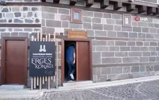 Erzurum'da Tarihi Konakta Necip Fazıl Şiirleri Okundu
