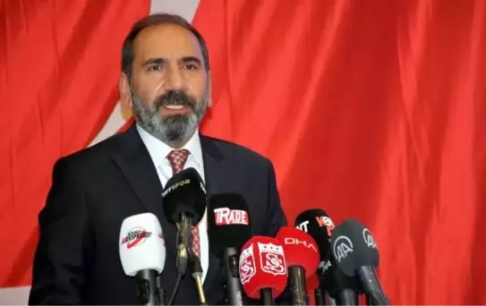 Sivasspor'da Mecnun Otyakmaz yeniden başkan seçildi
