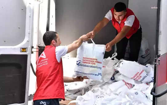 Mersin Büyükşehir Belediyesi, depremzedelere yardım eli uzatmaya devam ediyor